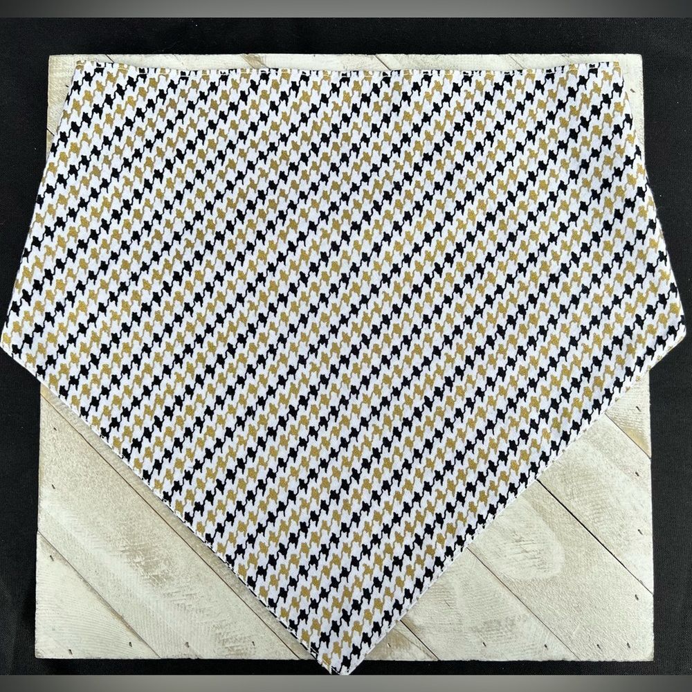 Black and gold bandana size large